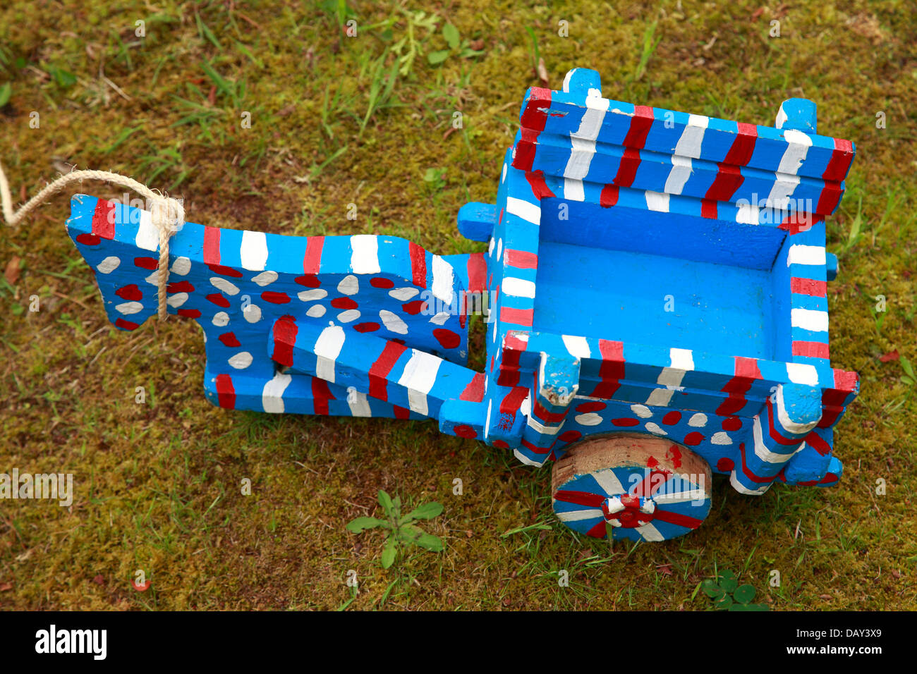 Miniature oxencarts were formerly used as toys by azorean children