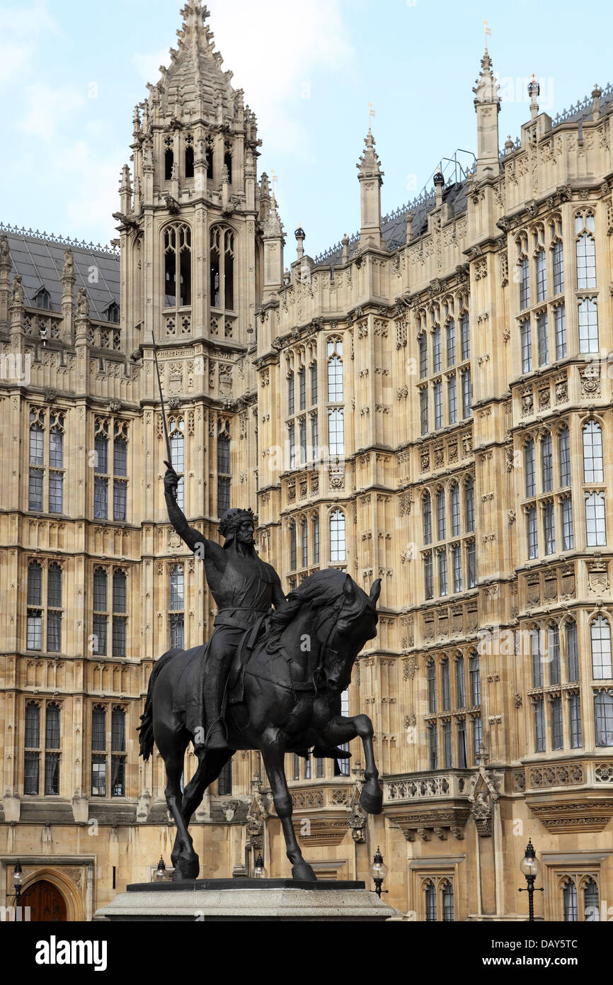 Statue of King Richard I outside of the Houses of Parliament (Palace of Westminster) in London, England. Stock Photo