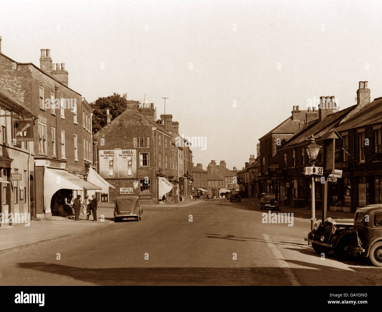 Market Weighton Market Place probably 1930/40s Stock Photo Alamy
