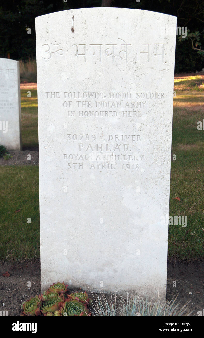 Grave of Driver Pahlad Royal Artillery, Indian Army, Étaples Military Cemetery (CWGC), Etaples, Pas de Calais, France. Stock Photo