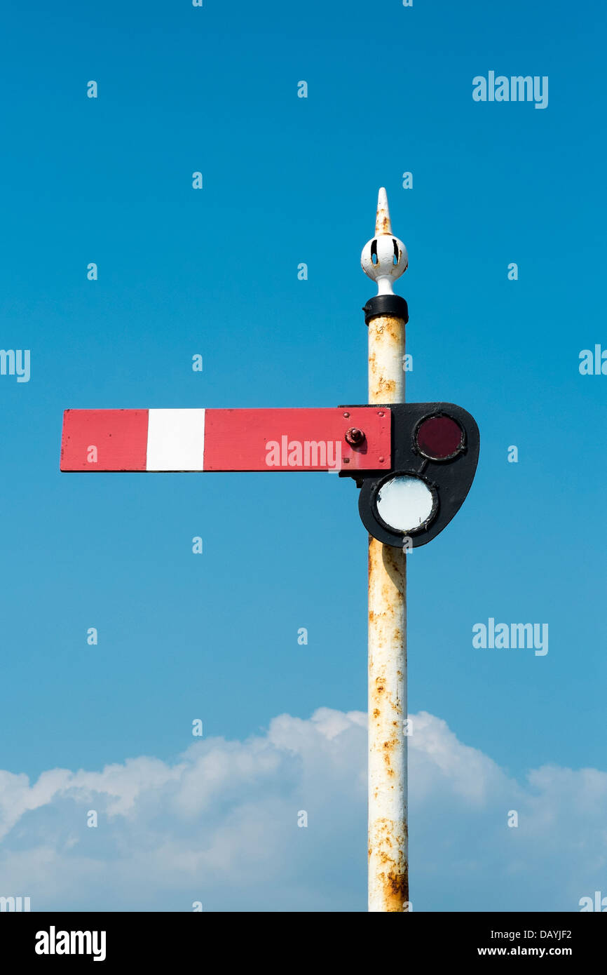 Old Fashioned UK Railway Signal Against Blue Sky UK Stock Photo Alamy old-fashioned-uk-railway-signal-against-blue-sky-uk-stock-photo-alamy