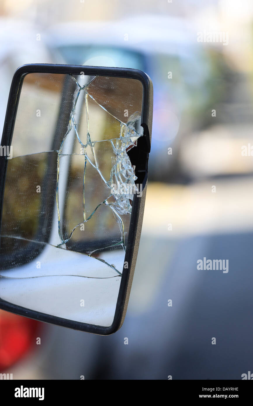 Broken wing hires stock photography and images Alamy