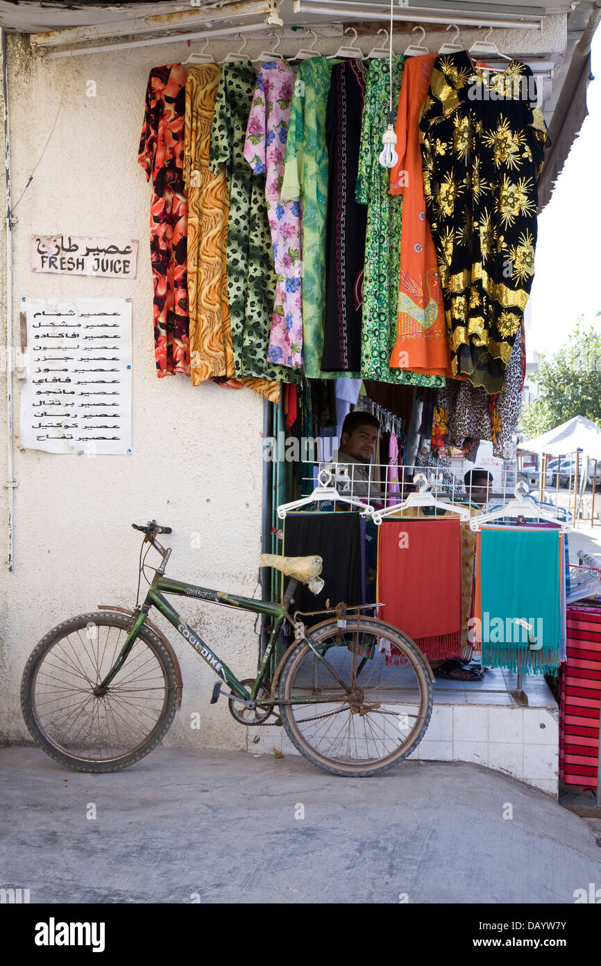 Bicycle bike store display hi res stock photography and images Alamy