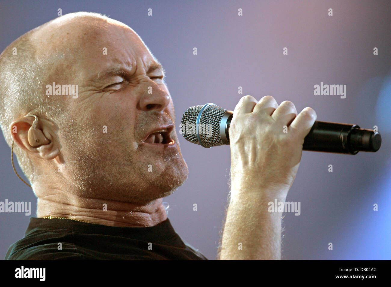 Genesis In Concert Hi res Stock Photography And Images Alamy genesis-in-concert-hi-res-stock-photography-and-images-alamy
