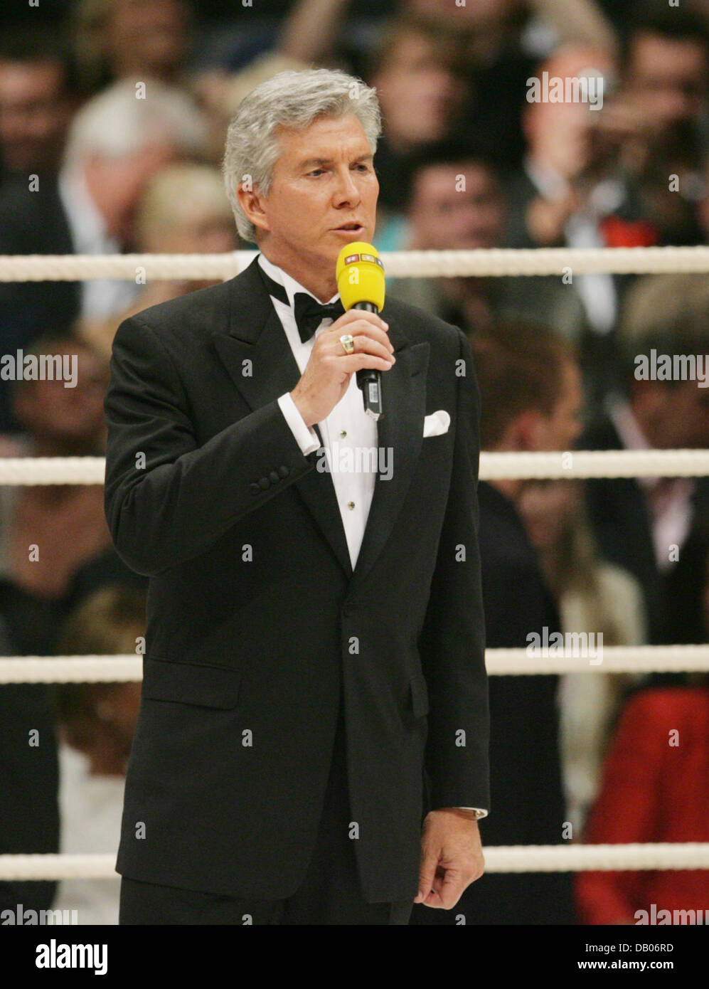 American ring announcer michael buffer hires stock photography and