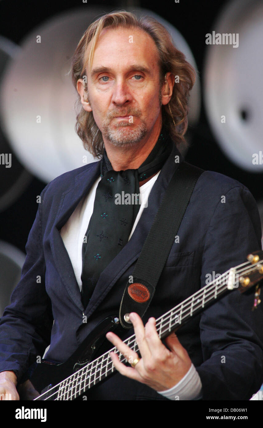 Mike rutherford hires stock photography and images Alamy