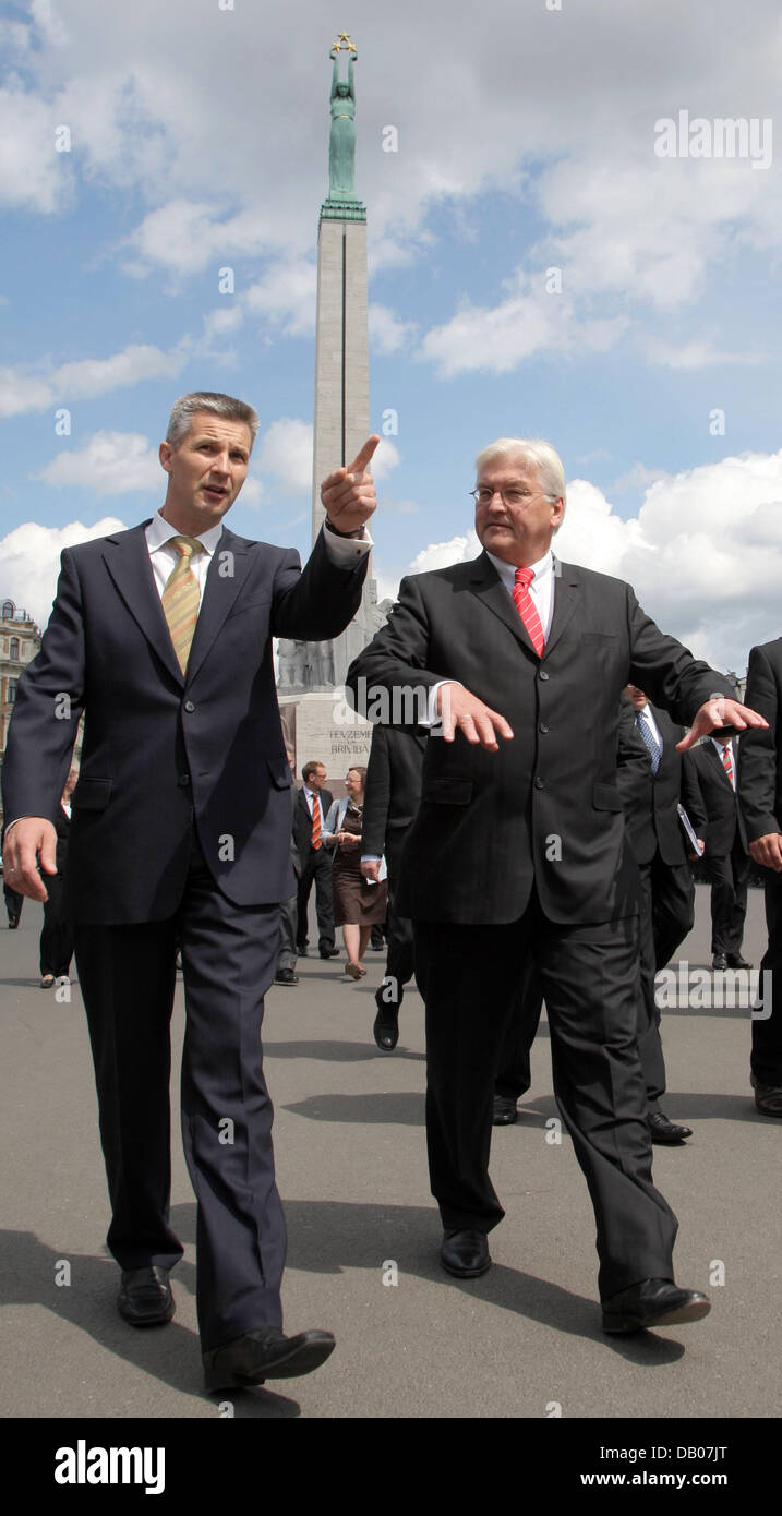German Foreign Minister Frank-Walter Steinmeier and his Latvian counterpart Artis Pabriks (L) meet in Riga, Latvia, 12 July 2007. Latvia is Steinmeier's second stop during his four-day visit of the Baltic states. Photo: Peer Grimm Stock Photo