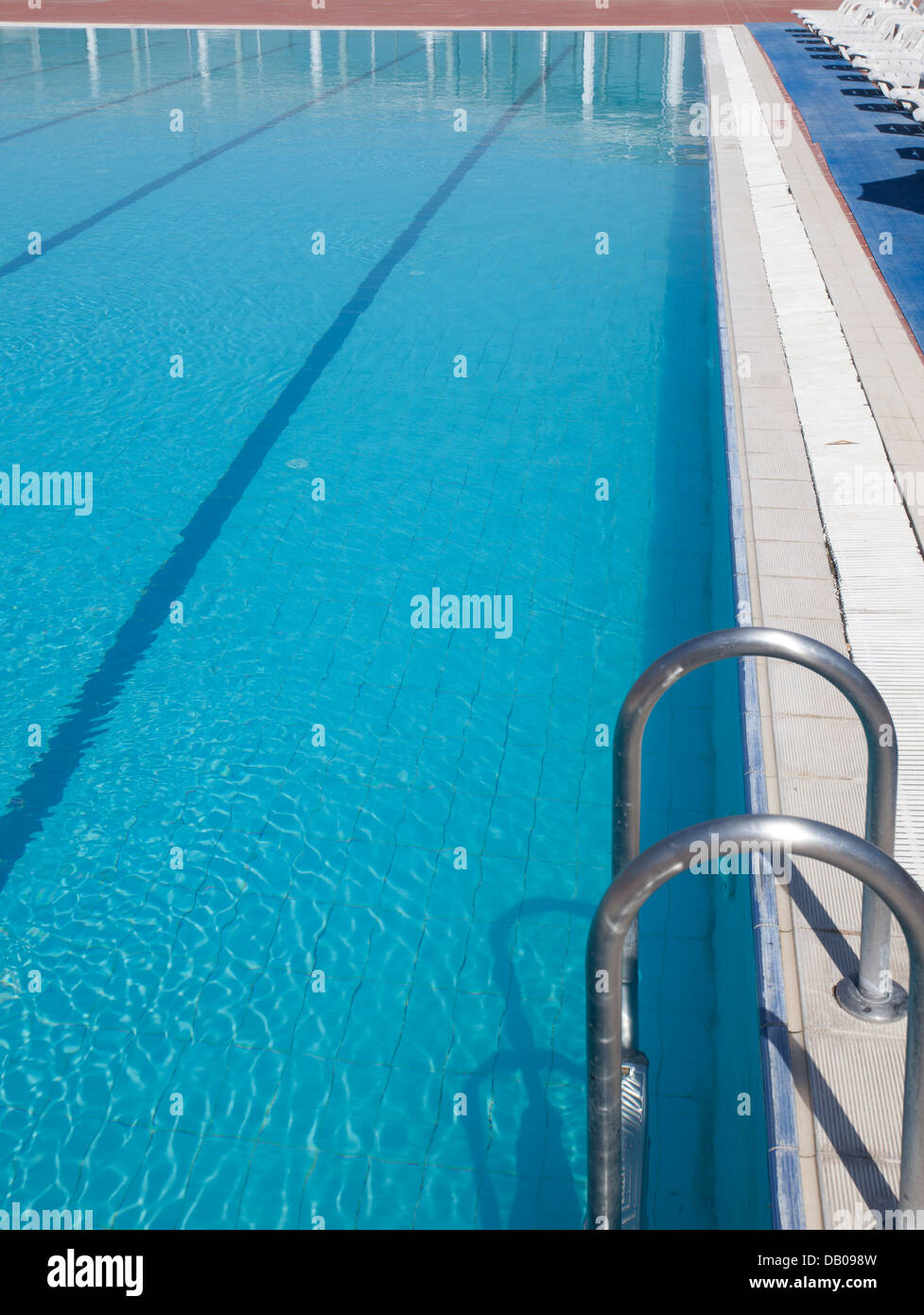 empty swimming pool Stock Photo - Alamy