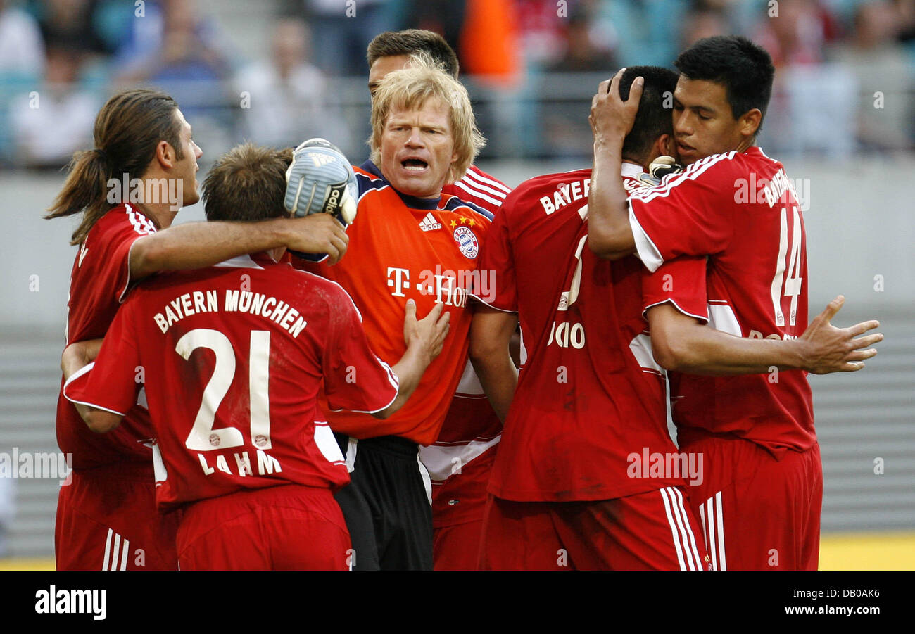 Bayern grooms former goalkeeper Oliver Kahn as future CEO