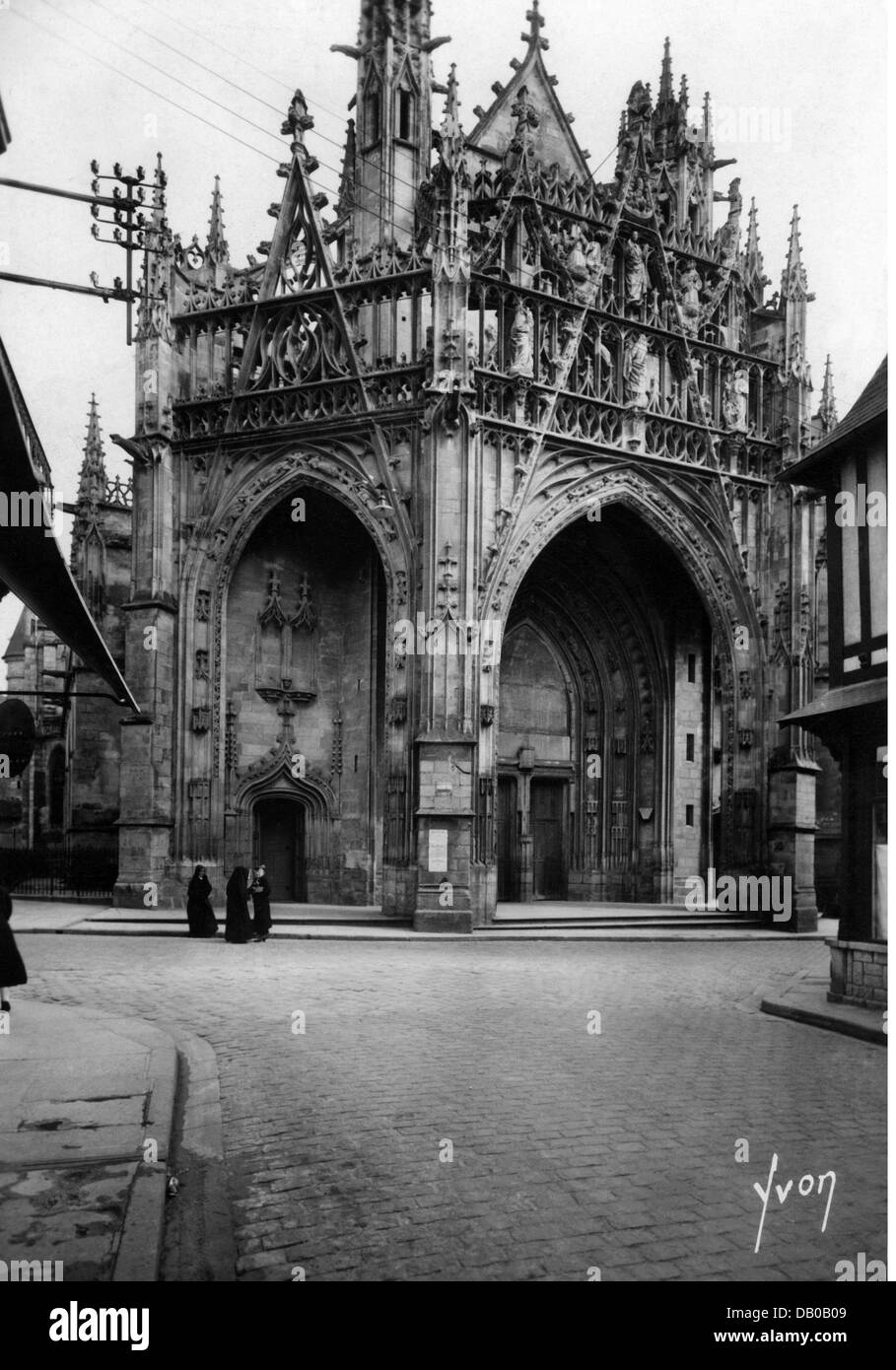 geography / travel, France, Alencon, churches, Notre-Dame, built: 1356 - 16th century, exterior view, picture postcard, circa 1930, Additional-Rights-Clearences-Not Available Stock Photo