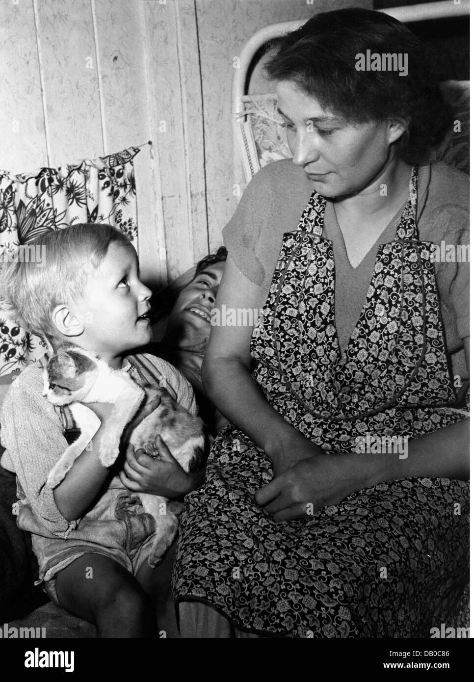 post war period, people, Germany, war children, Melbourne with his German mother, early 1950s, Additional-Rights-Clearences-Not Available Stock Photo