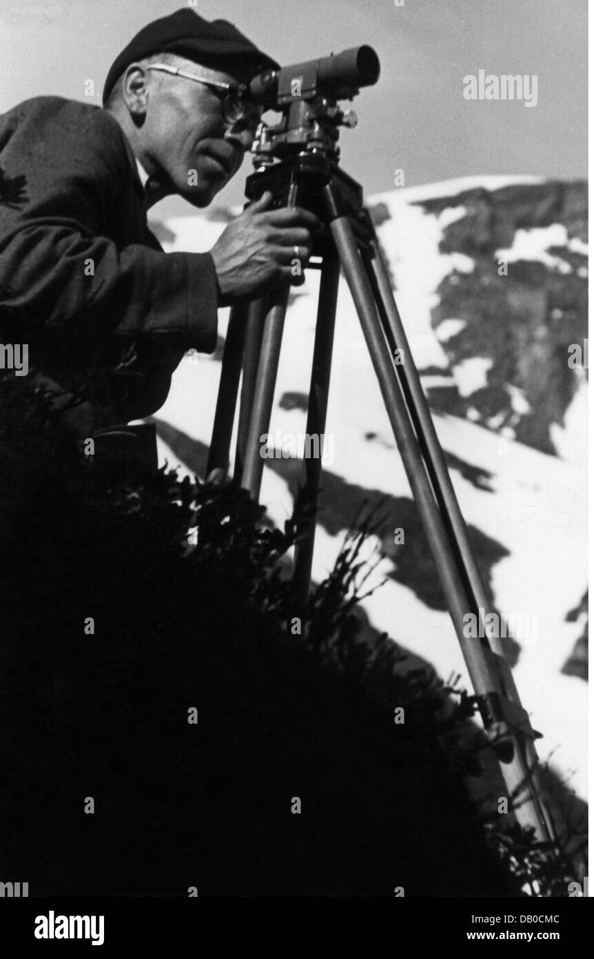 energy, water, Kaprun power station construction site, engineer doing topographical surveys at the Moserboden, Austria, circa 1950, Additional-Rights-Clearences-Not Available Stock Photo