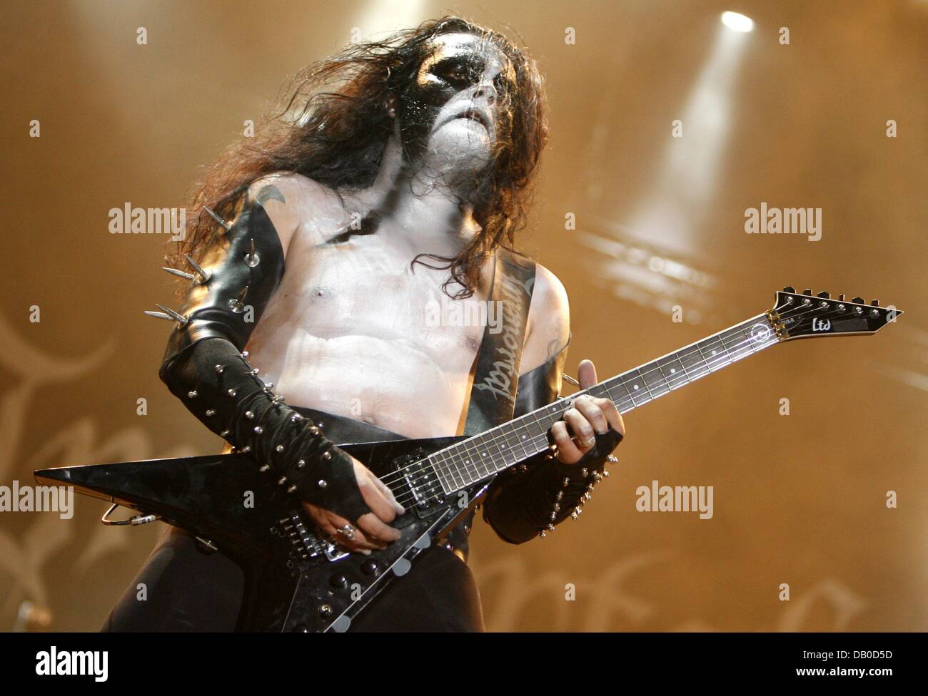 The singer and guitarist of the Norwegian black metal band 'Immortal' Olve 'Abbath' Eikemo is pictured on stage at the Wacken Open Air Festival in Wacken, Germany, 04 August 2007.  Photo: Sebastian Widmann Stock Photo