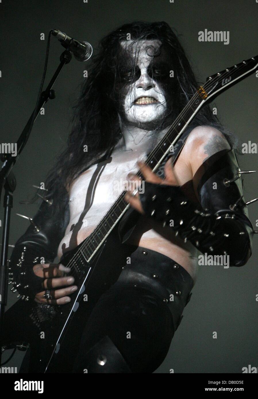 The singer and guitarist of the Norwegian black metal band 'Immortal' Olve 'Abbath' Eikemo is pictured on stage at the Wacken Open Air Festival in Wacken, Germany, 04 August 2007.  Photo: Sebastian Widmann Stock Photo