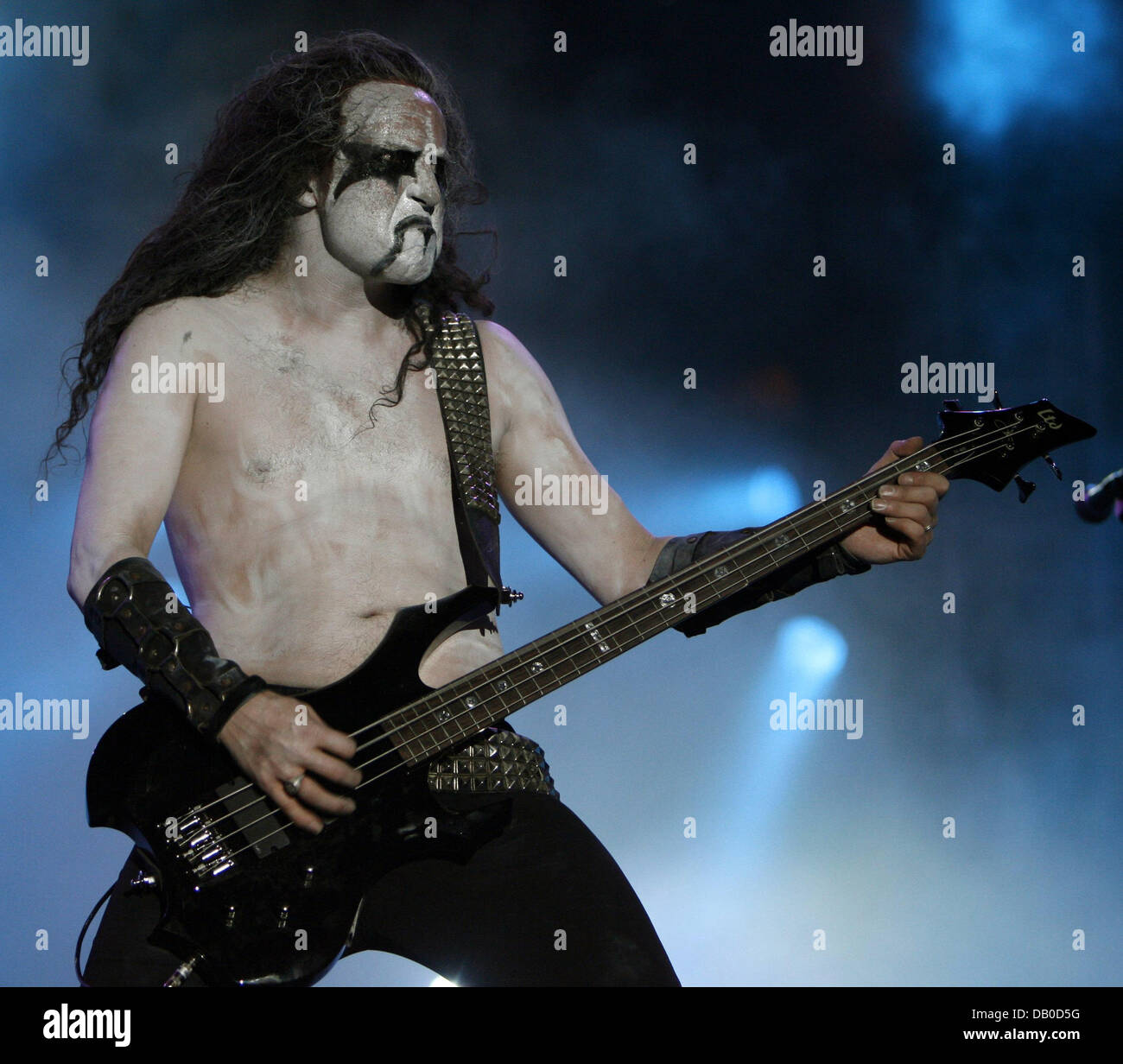 The bassist of the Norwegian black metal band 'Immortal' Apollyon is  pictured on stage at the Wacken Open Air Festival in Wacken, Germany, 04  August 2007. Photo: Sebastian Widmann Stock Photo - Alamy