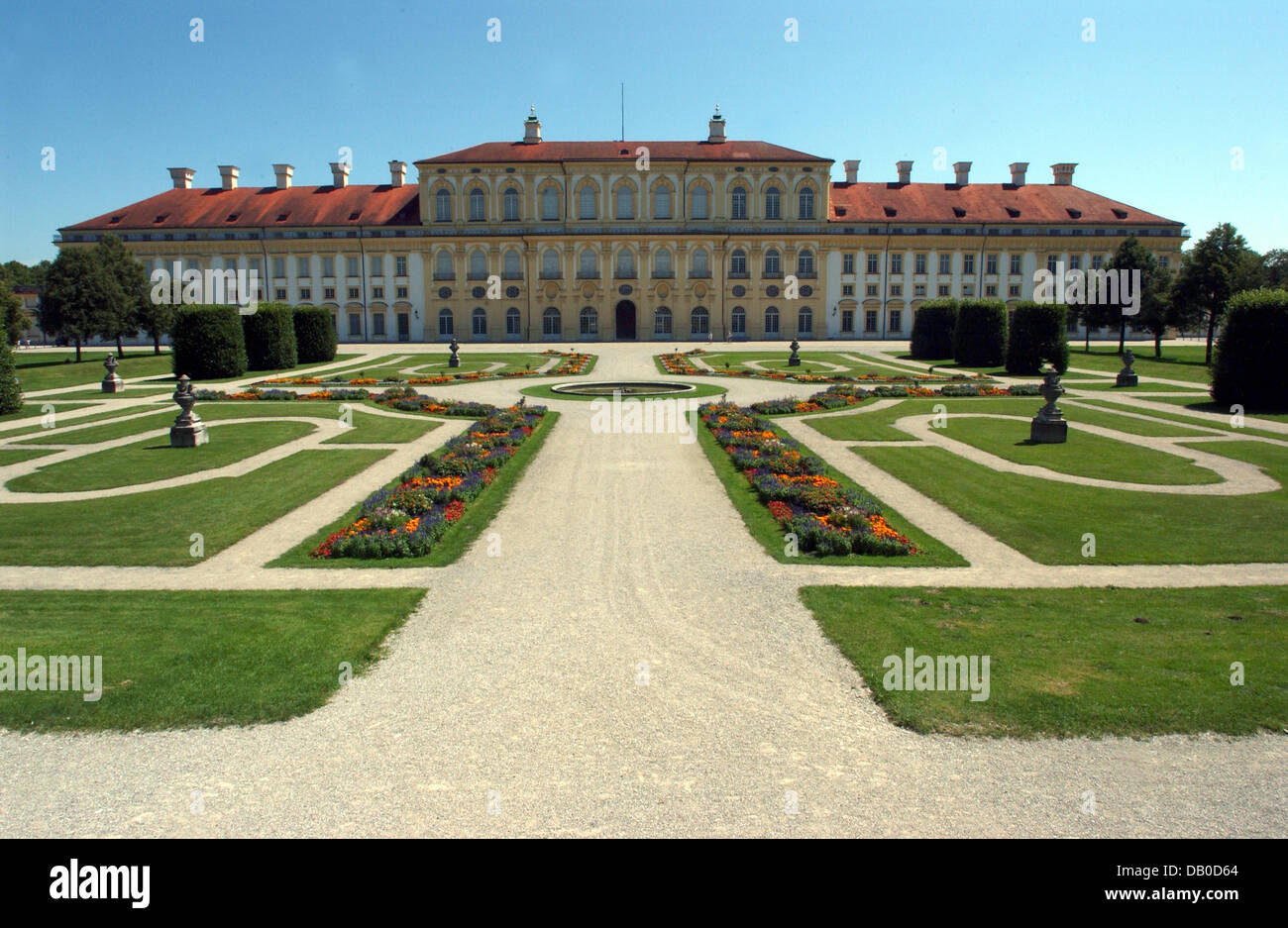 The Neue Schloss (New Palace) is pictured in Schleissheim, Germany,  23 July 2007. The palace was built by order of Bavarian Elector Maximilian II Emanuel. Photo: Horst Ossinger Stock Photo