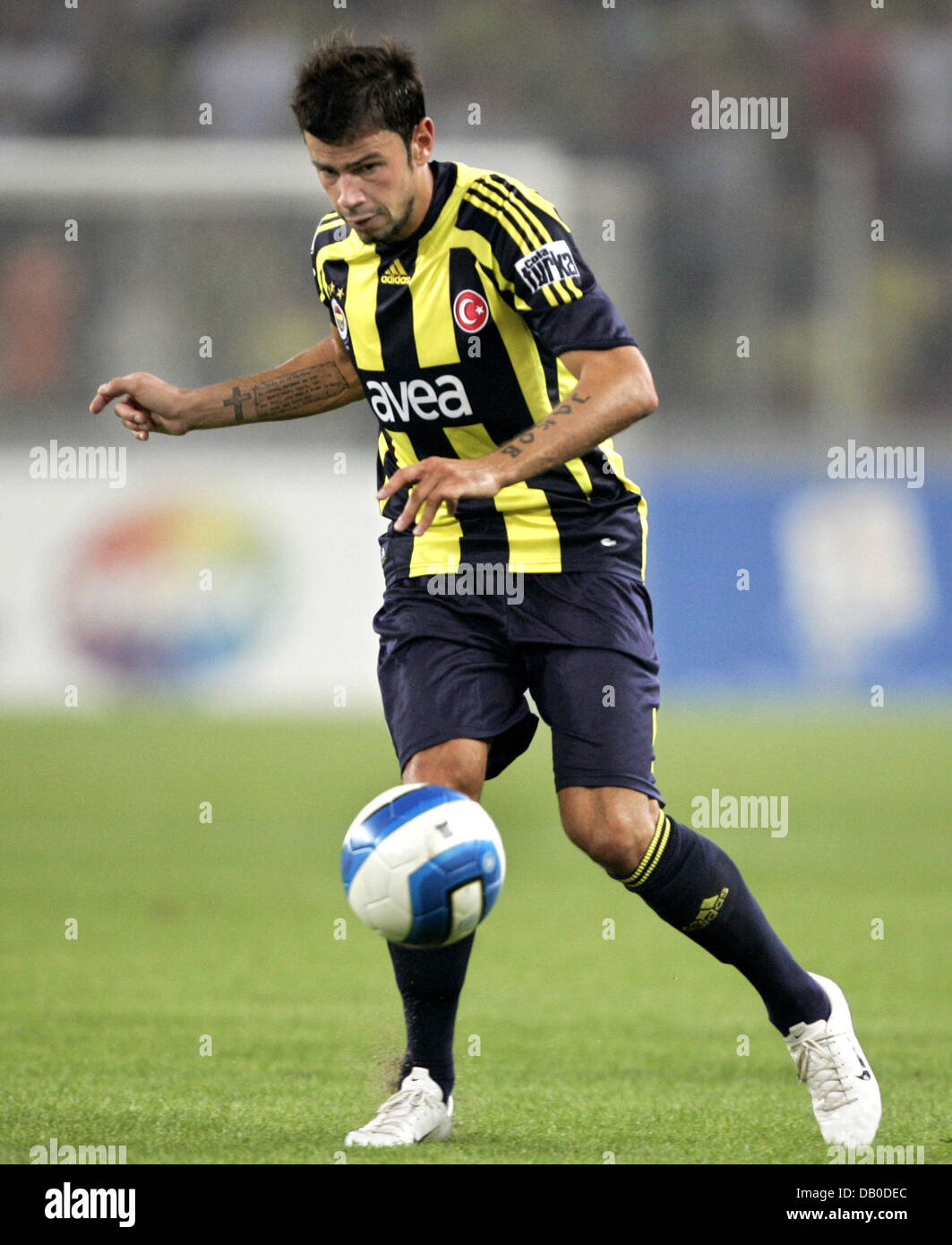 Mateja Kezman of Fenerbahce controls the ball during the TTF Super Cup finals Fenerbahce v Besiktas at RheinEnergie stadium of Cologne, Germany, 05 August 2007. Photo: Roland Weihrauch Stock Photo