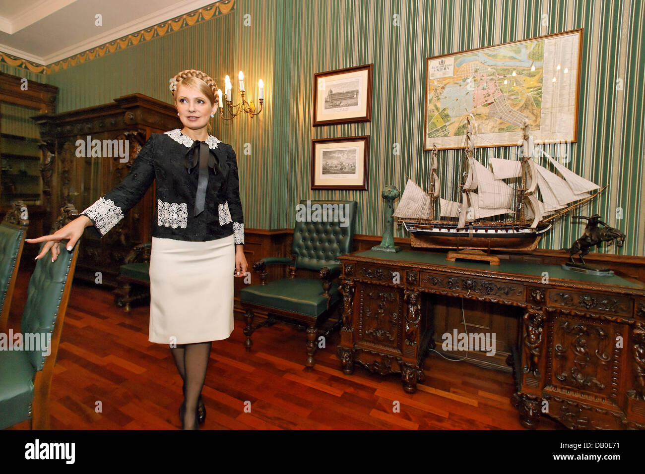 The picture shows Yulia Tymoschenko leader of the All-Ukrainian Union Fatherland party and the Yulia Tymoshenko Electoral Bloc in her office at the party head quarters, Kiew, Ukraine, 8 August 2007. Photo: Peter Kneffel Stock Photo