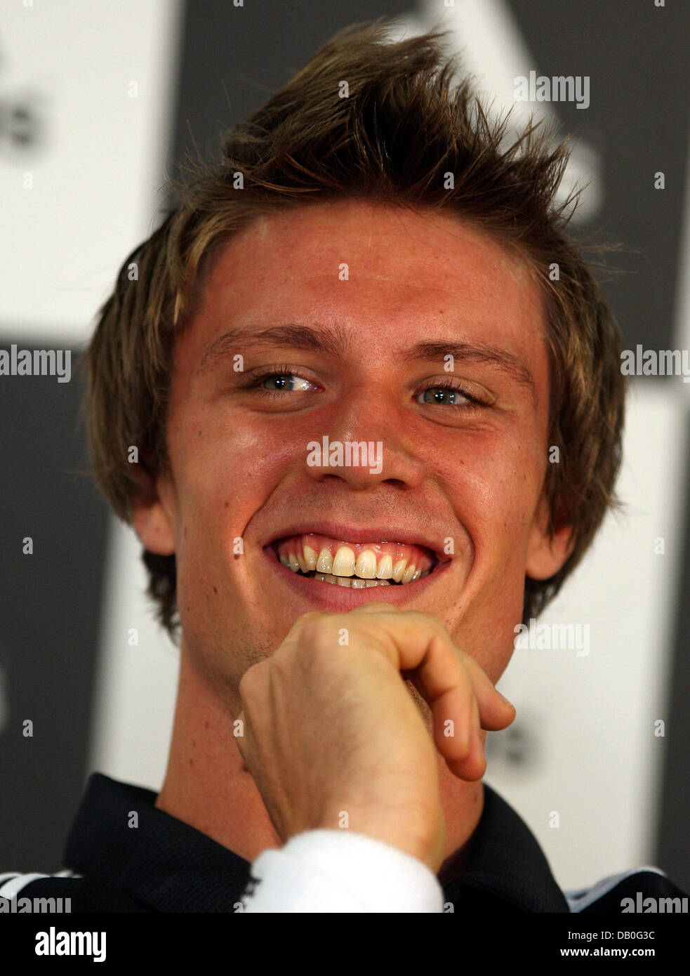 Norwegian javelin thrower Andreas Thorkildsen poses during a sponsor's photo call prior to the 11th 'IAAF World Championships in Athletics' in Osaka, Japan, 24 August 2007. The championship begins on Saturday, 25 August. Photo: Gero Breloer Stock Photo
