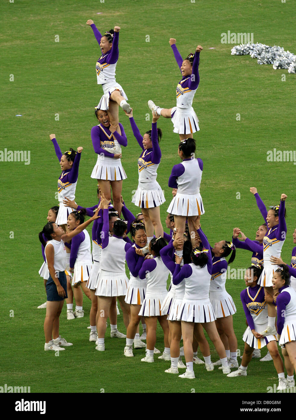 cheerleaders The Japanese cheerleaders entertain the audience during the opening  ceremony of the 11th IAAF World Championships in Athletics at Nagai stadium  of Osaka, Japan, 25 August 2007. Photo: Gero Breloer Stock Photo - Alamy