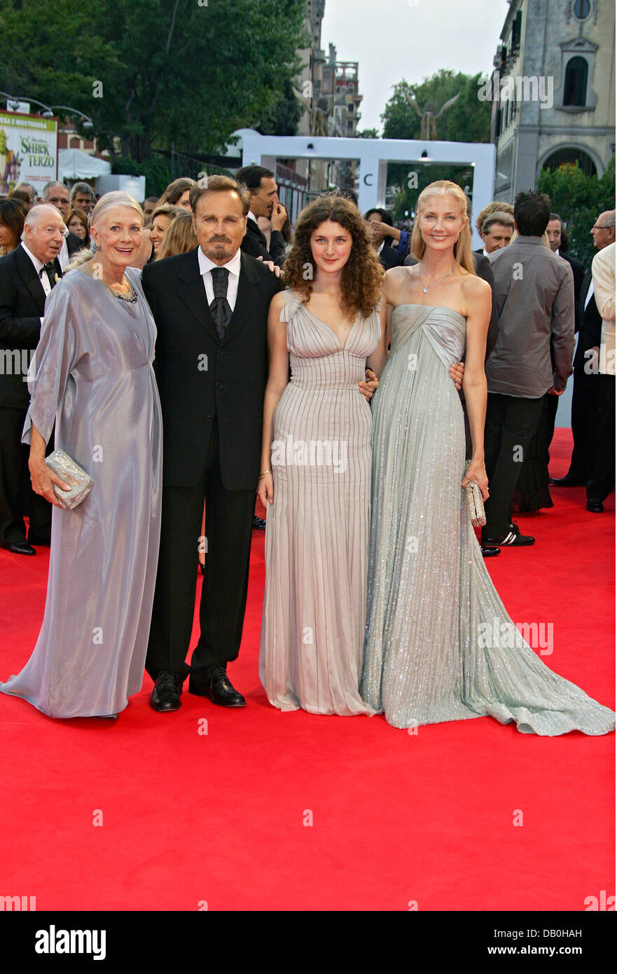 Vanessa Redgrave (L-R), Franco Nero, Daisy Bevan and Joely Richardson arrive at the premiere of the film 'Atonement' at the opening of the 64th International Venice Film Festival at Palazzo del Casino in Venice, Italy, 29 August 2007. Photo: Hubert Boesl Stock Photo