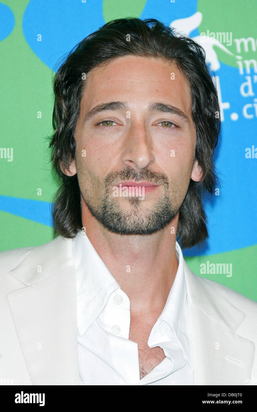 US actor Adrien Brody arrives for the premiere of 'The Darjeeling Limited' at the 64th Venice International Film Festival in Venice, Italy, 03 September 2007. Photo: Hubert Boesl Stock Photo