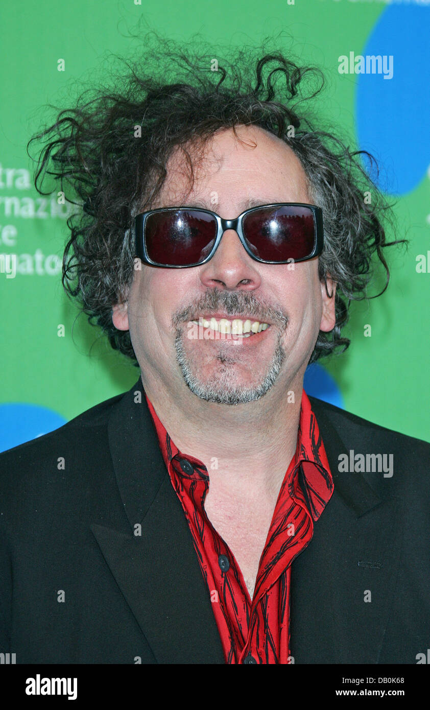 US-American director Tim Burton poses after a press conference of his lifetime achievement award ceremony at 64th Film Festival in Venice, Italy, 05 September 2007. Photo: Hubert Boesl Stock Photo