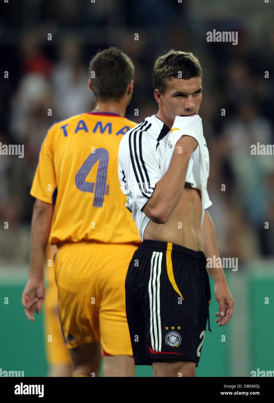 lukas podolski jersey