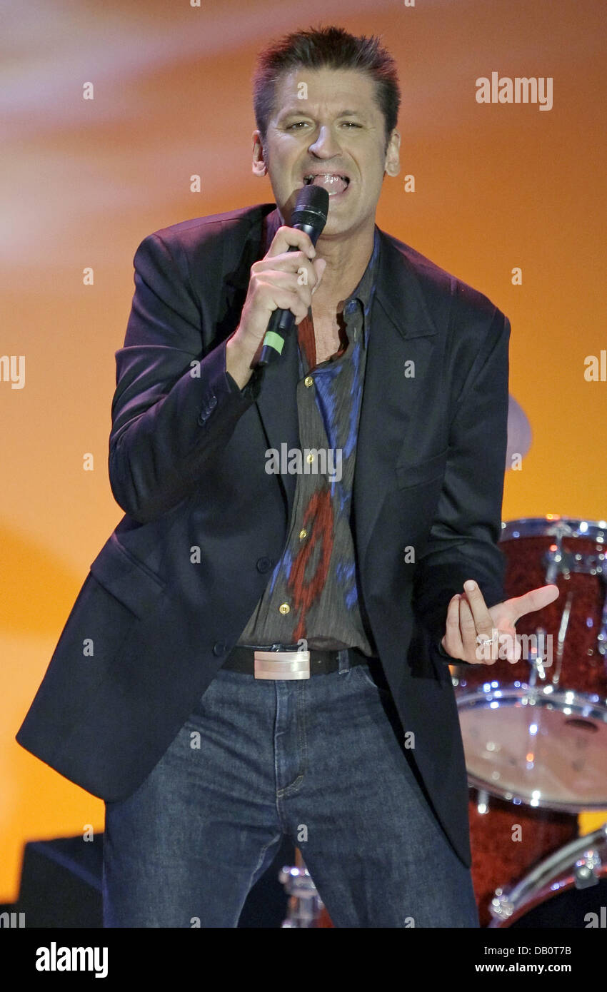 Hartmut Engler, lead singer of German pop band Pur, performs during the ...