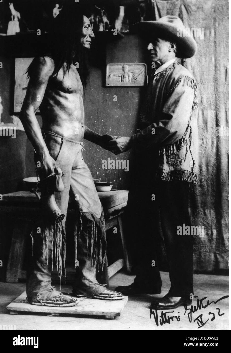 leisure, western cultural association, cowboy with statue of a Red Indian destined for the Karl May museum Radebeul, April 1932, Additional-Rights-Clearences-Not Available Stock Photo