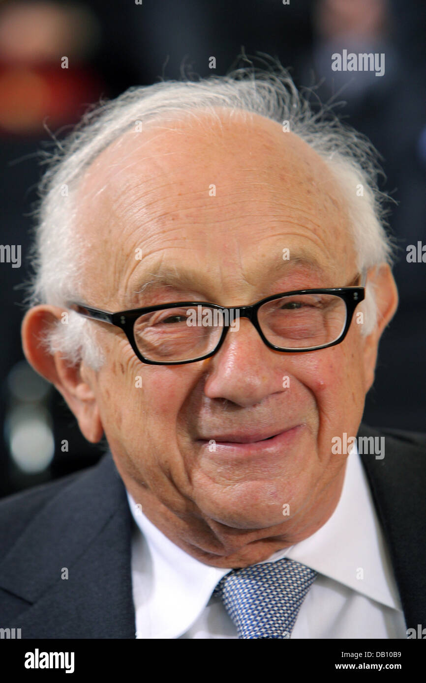 Historian Fritz Stern is is pictured at the award ceremony for the Peace Prize of the German Book Trade in Frankfurt Main, Germany, 14 October 2007. Photo: Arne Dedert Stock Photo