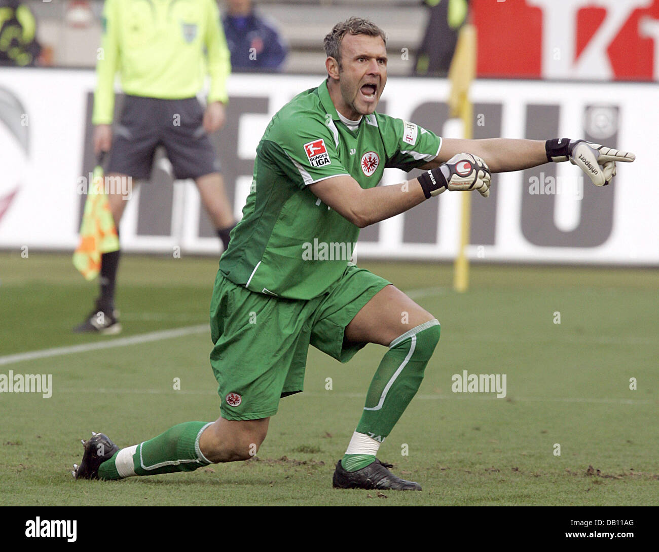 Frankfurt goalie Markus Proell gestures during the Bundesliga match 1.FC Nuremberg v Eintracht Frankfurt at easyCredit stadium of Nuremberg, Germany, 20 October 2007. Photo: Daniel Karmann  (ATTENTION: BLOCKING PERIOD! The DFL permits the further utilisation of the pictures in IPTV, mobile services and other new technologies no earlier than two hours after the end of the match. The Stock Photo