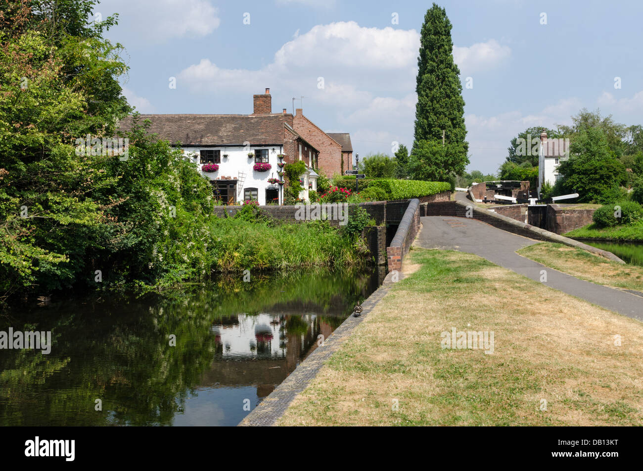 Stourbridge Canal at Wordsley which links the Staffordshire and