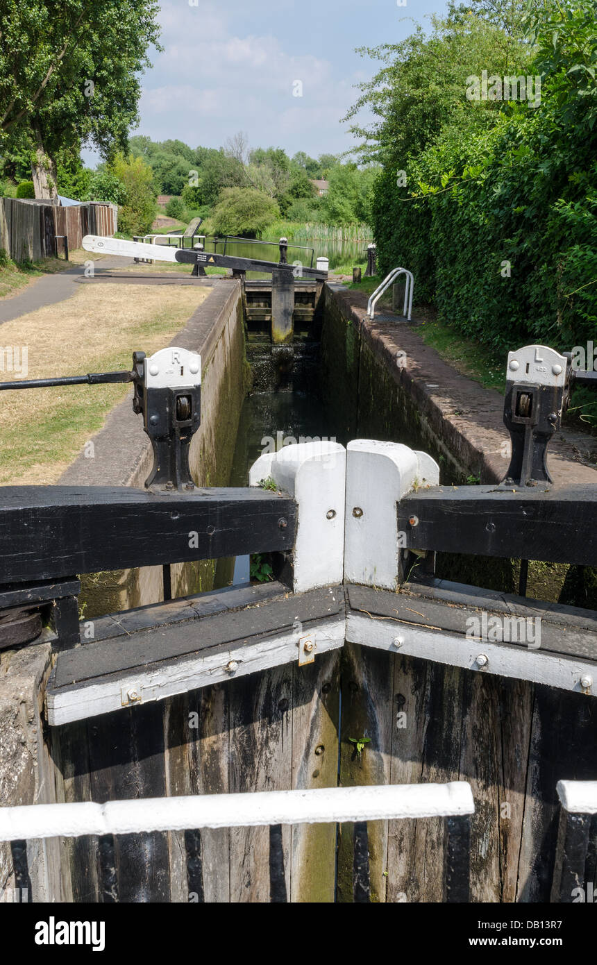 Stourbridge Canal at Wordsley which links the Staffordshire and