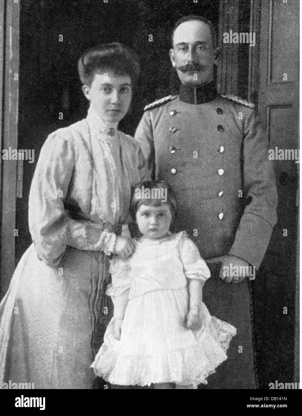 Maximilian, 10.7.1867 - 6.11.1929, prince of Baden, German politician, with wife Marie Louise and daughter Marie Alexandra, circa 1906, Stock Photo