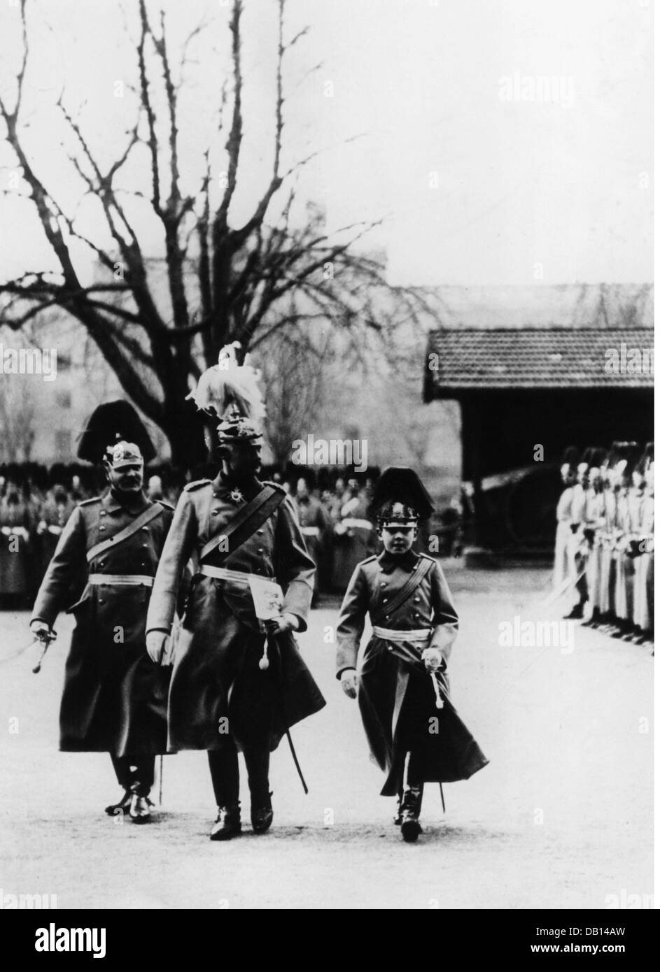 Rupprecht, 18.5.1869 - 2.8.1955, Crown Prince of Bavaria 4.11.1913 - 13.11.1918, with his son Luitpold (right) and Prince William of Hohenzollern-Sigmaringen (left), military parade, circa 1910, Stock Photo