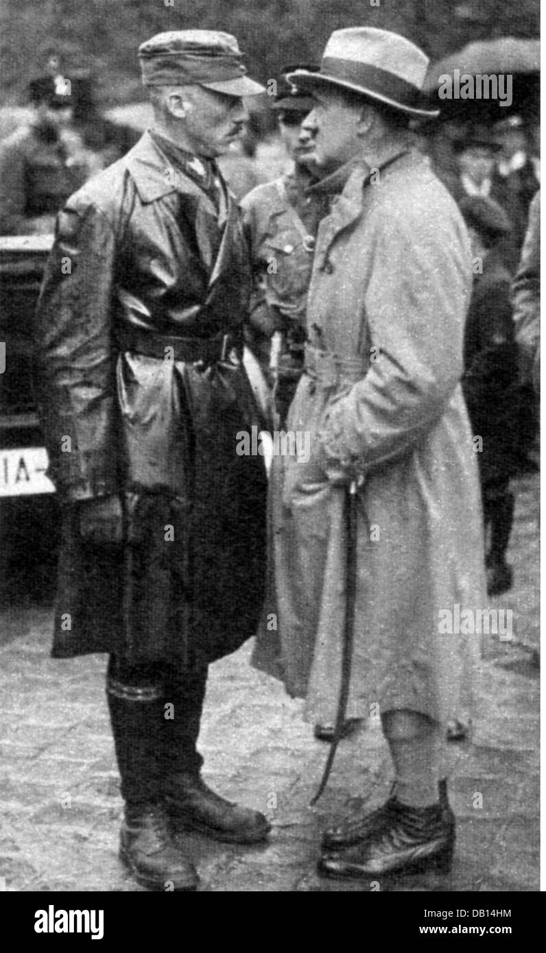 Hitler, Adolf, 20.4.1889 - 30.4.1945, German politician (NSDAP), with the  Leader of the SA Franz Pfeffer von Salomon, circa 1928 Stock Photo - Alamy