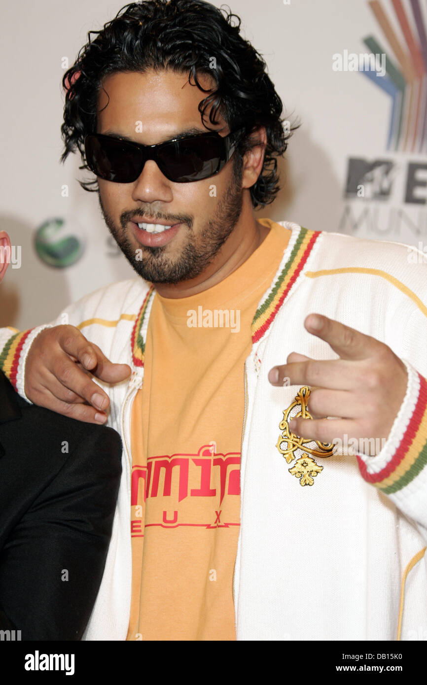 German rapper Samy Deluxe poses as he arrives on the red carpet for the 2007 MTV Europe Music Awards in Munich, Germany, 01 November 2007. Photo: HUBERT BOESL Stock Photo
