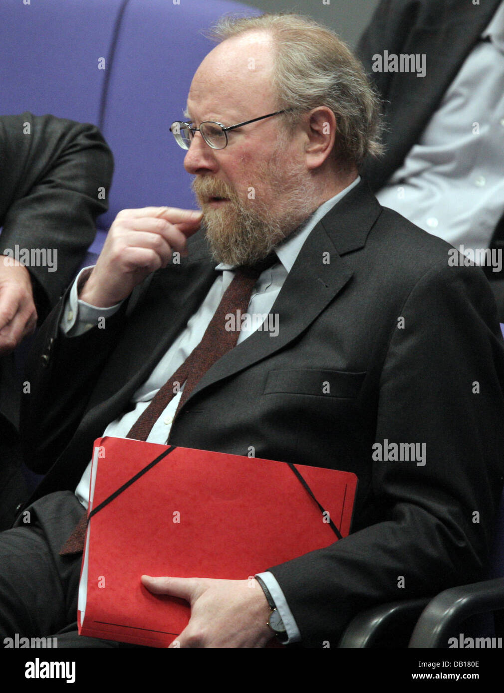 The vice President of the German Bundestag, Wolfgang Thierse (SPD) follows the debate in Berlin, Germany, 15 November 2007. The Bundestag is to vote on the further deployment of Bundeswehr soldiers within Operation Enduring Freedom (OEF). Thierse was harshly critisized due to a statement on former German Chancellor Kohl and has now uttered his regrett. He told German press agency ' Stock Photo