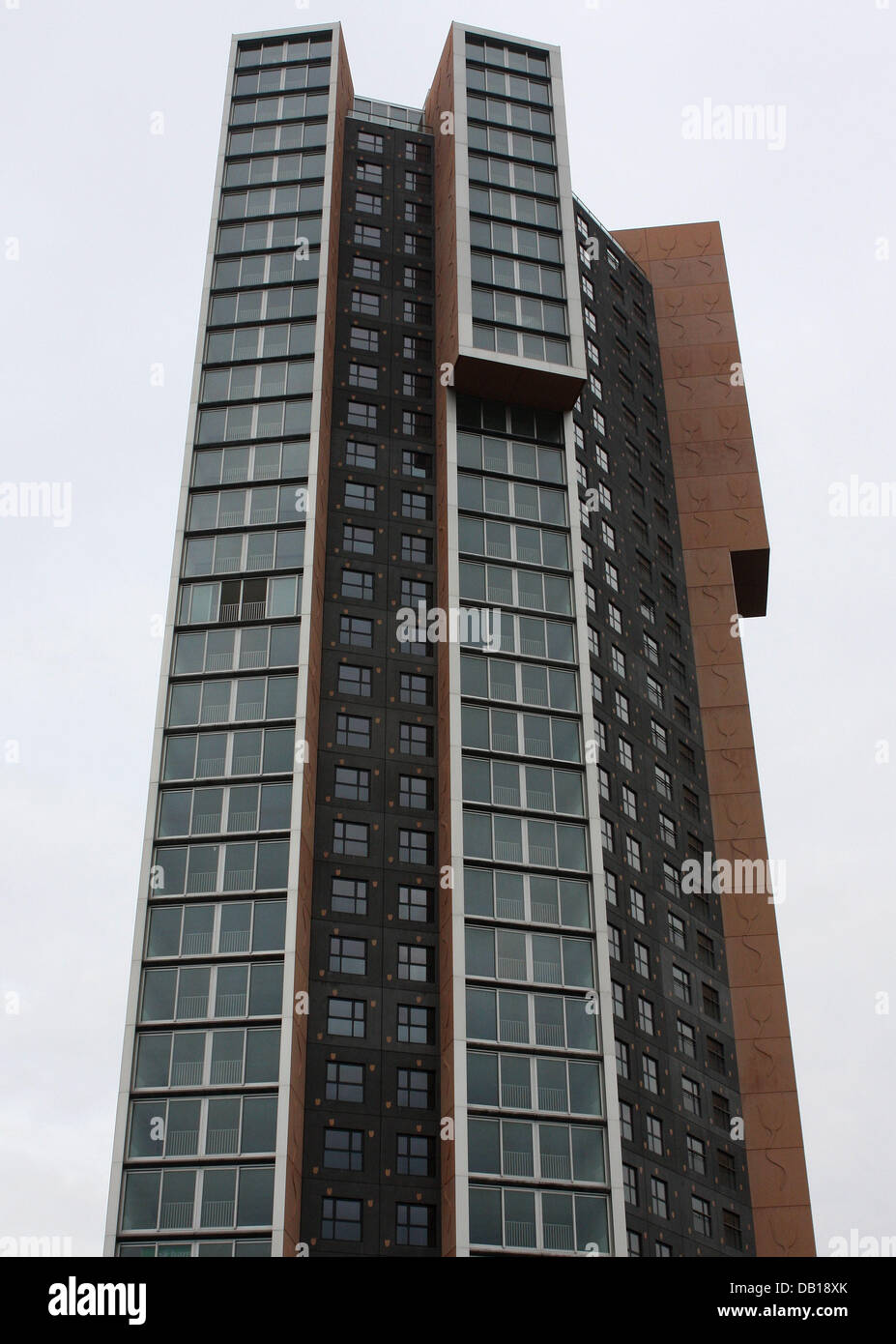 The picture shows the 'Woontoren Oosterbaken' tower building in ...