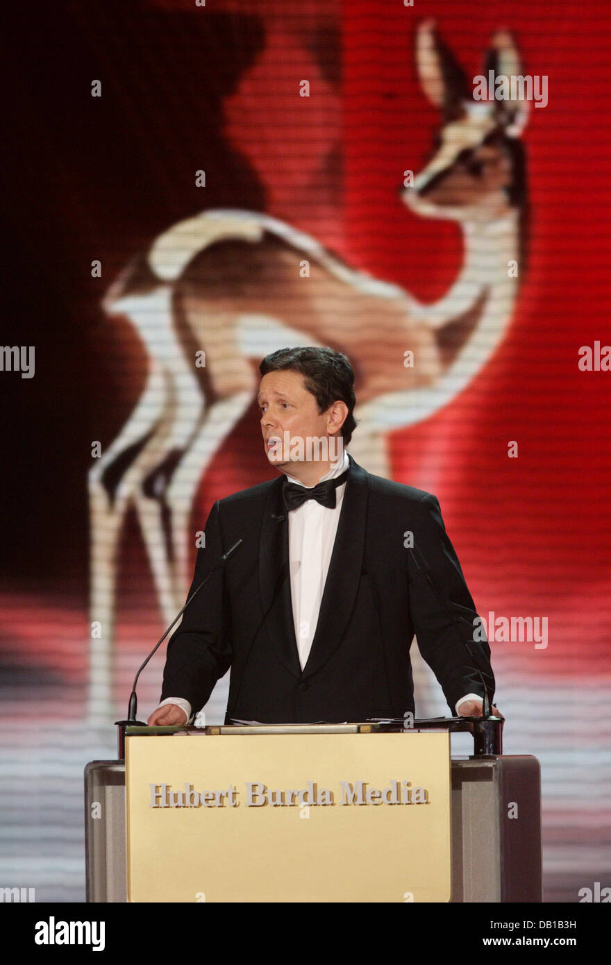 Frank Schirrmacher, co-publisher of German newspaper 'Frankfurter Allgemeine Zeitung' (FAZ) holds the laudatory speech for US actor Tom Cruise at the 59th annual Bambi Awards ceremony in Duesseldorf, Germany, 29 November 2007. Photo: Oliver Berg Stock Photo
