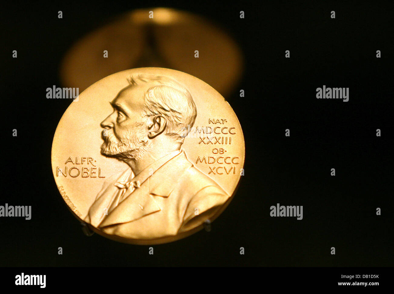 The picture shows a Nobel Prize Medal in Stockholm, Sweden, 08 December 2007. Photo: Kay Nietfeld Stock Photo