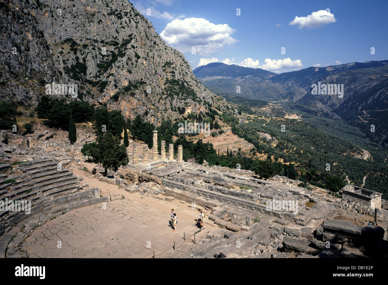 The picture shows both the theatre and the ruins of the Temple of Apollo (L) in Delphi, Greece, March 2007. Delphi was one of the most important cult sites of ancient Greece, both as a site for the worship of the god Apollo and of the Delphic oracle. Photo: Friedel Gierth Stock Photo