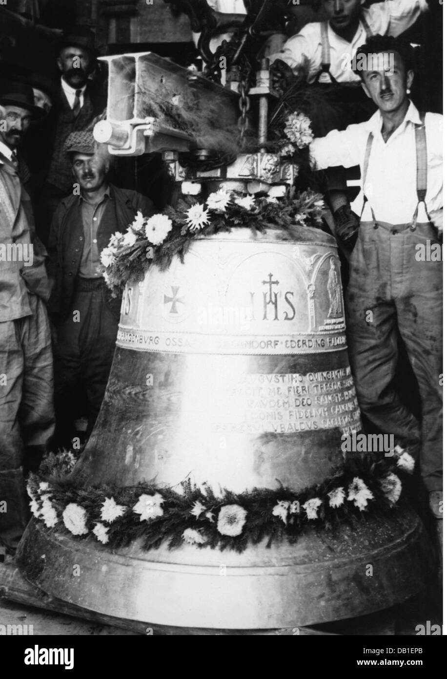 Bell founder hires stock photography and images Alamy