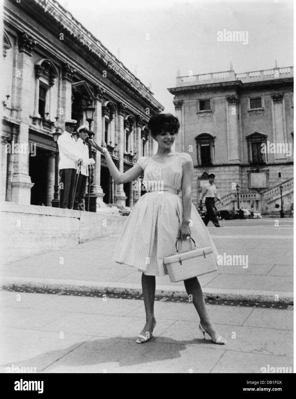 Collins, Joan, * 23.5.1933, British actress, full length, on the Capitoline Hill, Rome, 1950s, Stock Photo