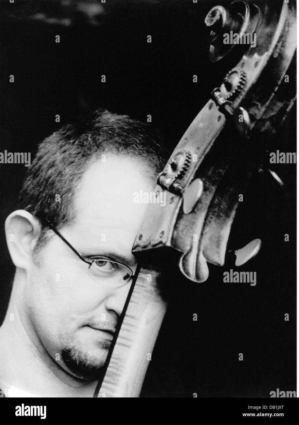Ilg, Dieter, * 30.9.1961, German musician (jazz), double bass player, portrait, Mannheim, 2001