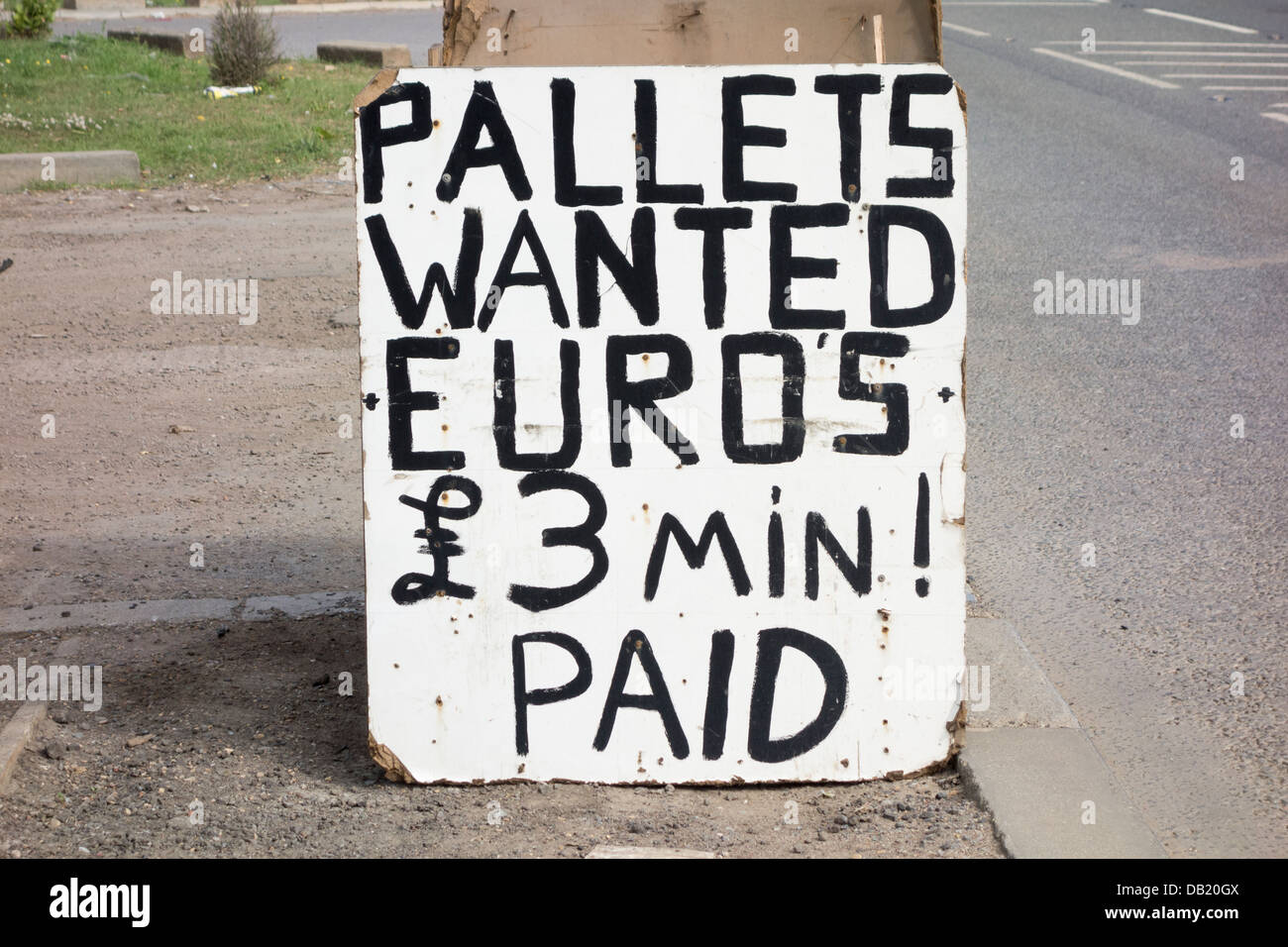 Pallets wanted sign at roadside. England, UK Stock Photo Alamy