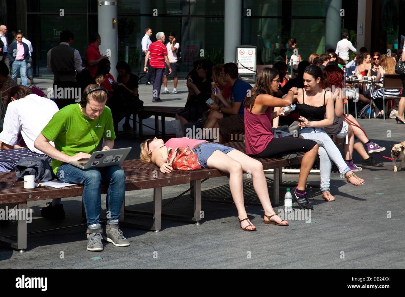 People Enjoying The Good Weather, Spitalfields Market, Tower Hamlets, London, England Stock Photo