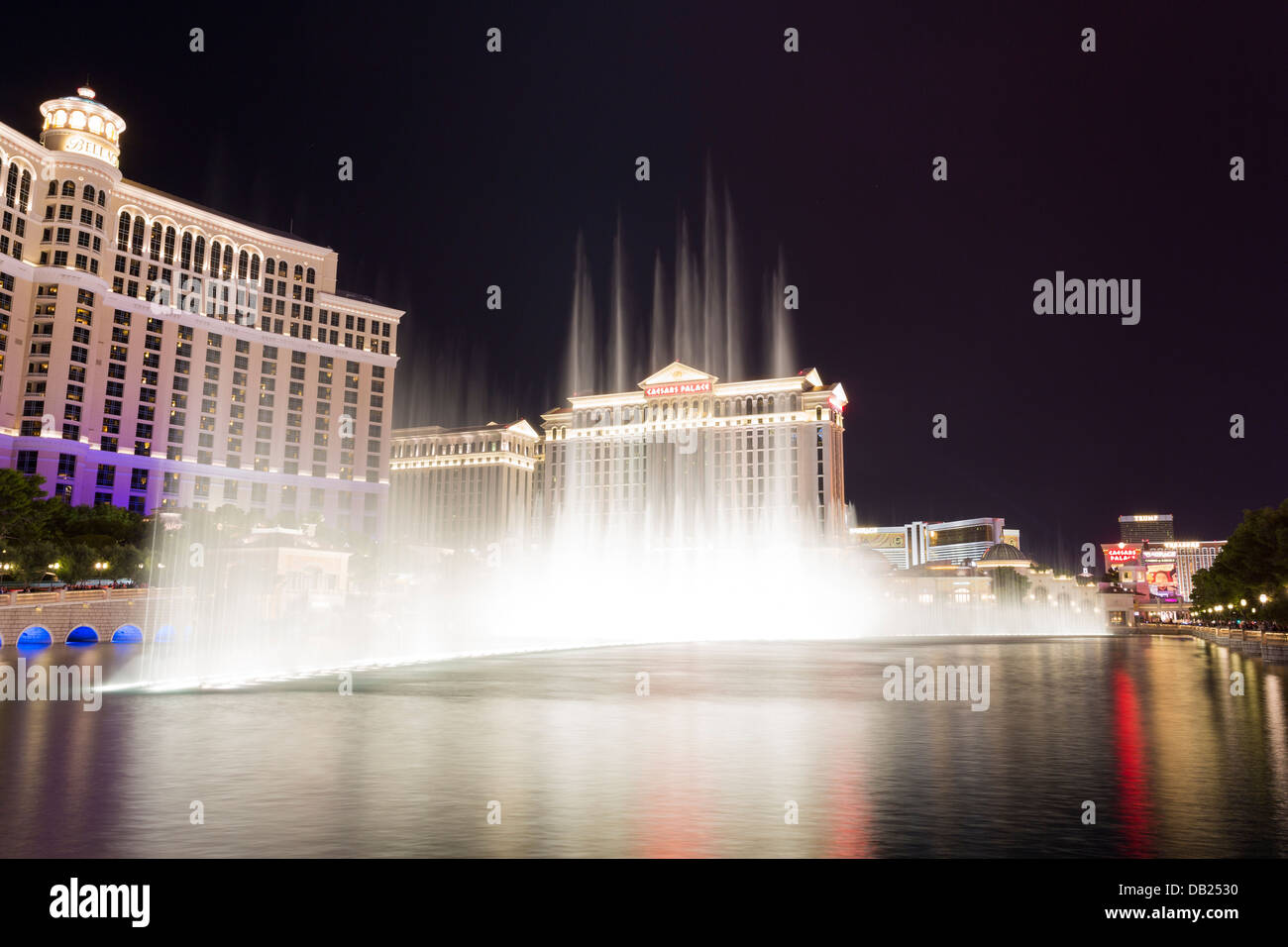 Bellagio fountain at night, Las Vegas Stock Photo Alamy