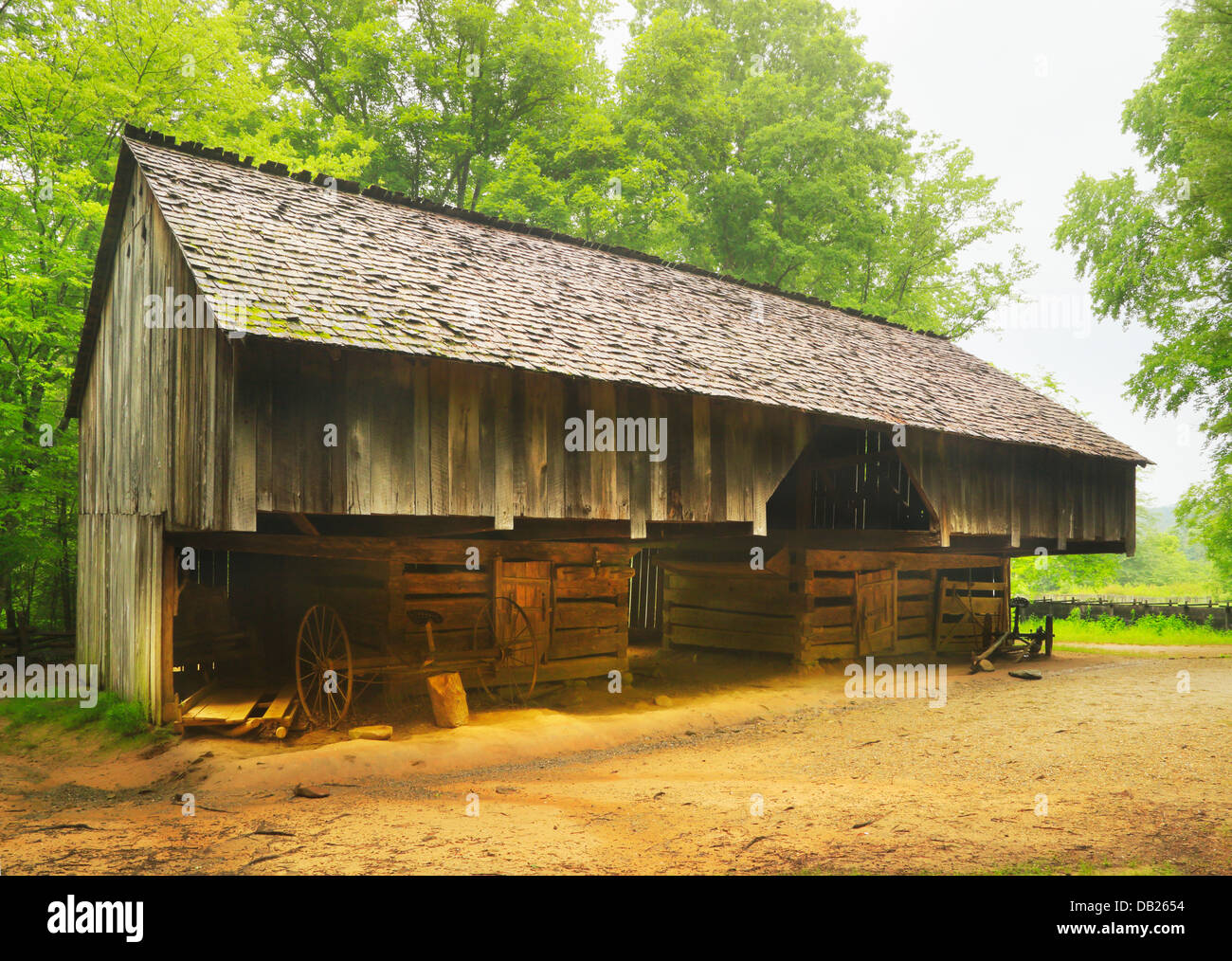 Laquire Cantilever Barn, Cable Mill Area, Cades Cove, Great Smoky Mountains National Park, Tennessee, USA Stock Photo